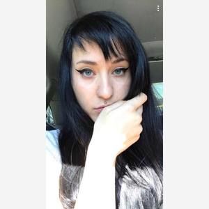 Meet your Posher, Leah